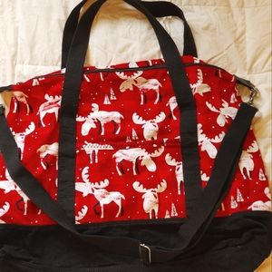 31 Gifts Retro Metro Weekender in retired print